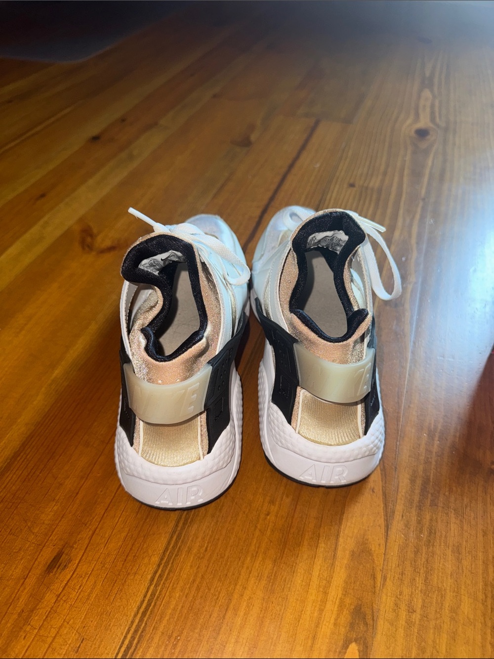 Nike Women’s White, Metallic Tan & Black Sneakers - Picture 4 of 6